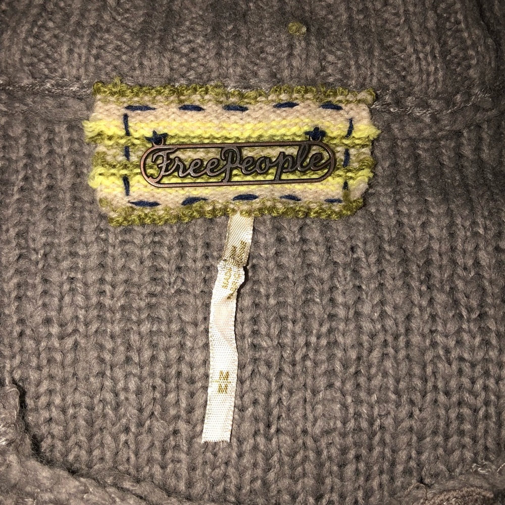 Sweater - Picture 4 of 4